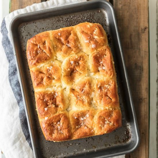 Garlic Butter Hawaiian Rolls - Recipe photo by the cookie rookie