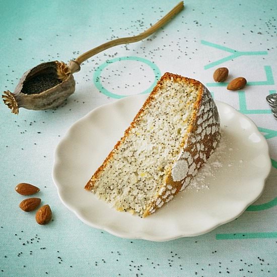 Vegan Almond Poppy Seed Cake - Recipe photo by lacuisinedesimona