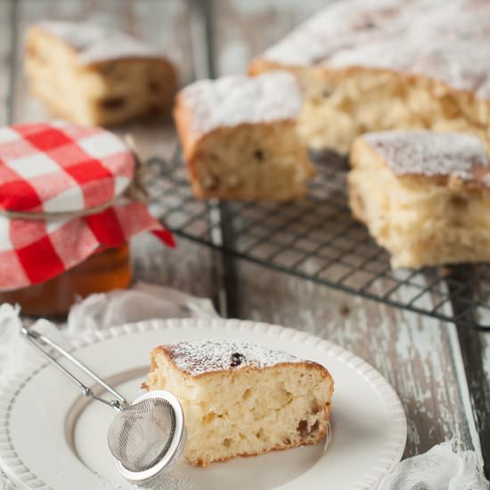 Overnight Yeast Cake - Recipe photo by Simple Sugars
