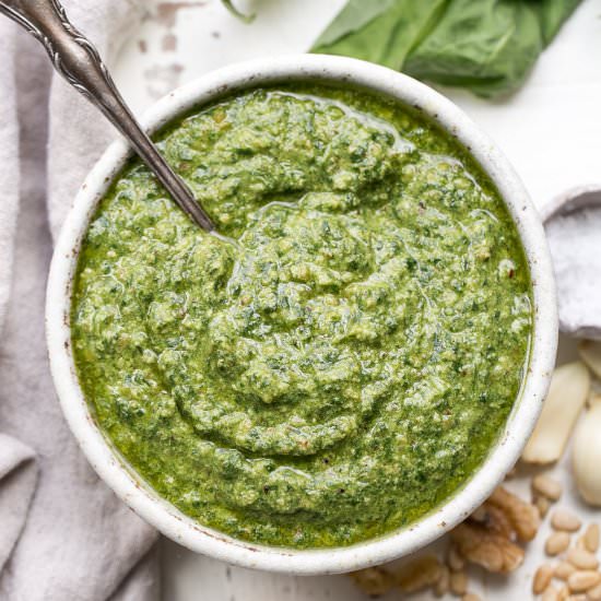 Spinach Basil Pesto - Recipe photo by bakerita