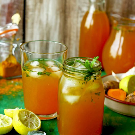 Turmeric Lemonade - Recipe photo by Funfoodandfrolic