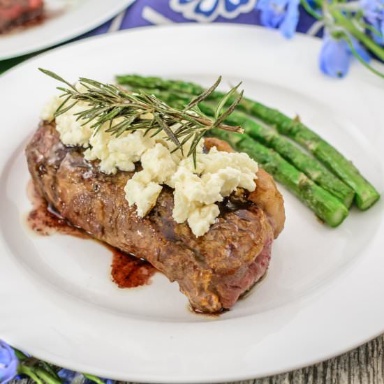 Sirloin Strip with Blue Cheese - Recipe photo by pepperspennies