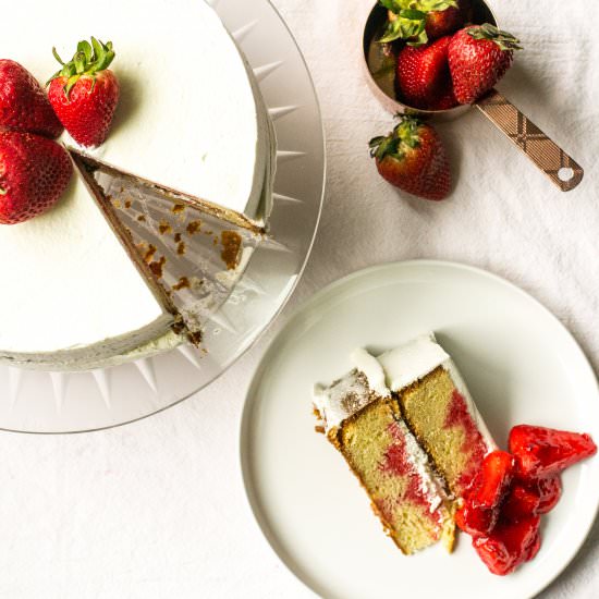 strawberry poke cake - Recipe photo by Frommetovuu