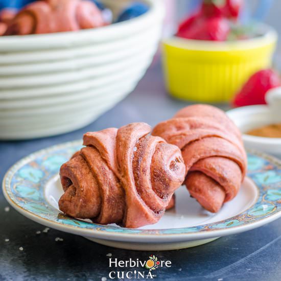 Beetroot Cinnamon Rolls - Recipe photo by Herbivore Cucina