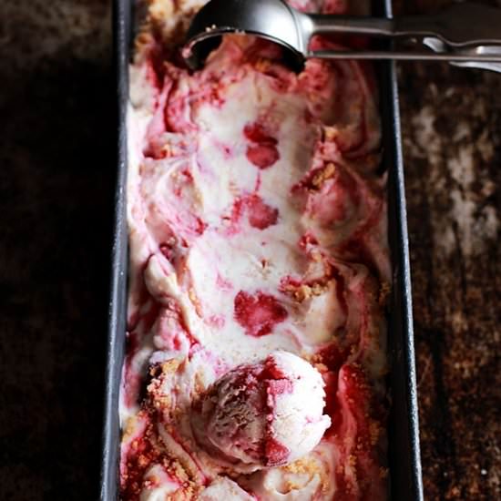 Cheesecake Strawberry Ice Cream - Recipe photo by Aliki_cy