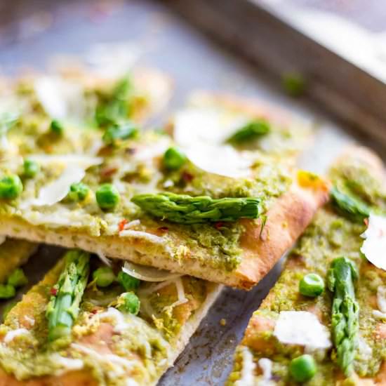 Pea Pesto Flatbread with Asparagus - Recipe photo by Thelifejolie
