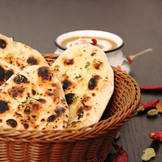 Butter Garlic Naan - Recipe photo by Salonyscookbook