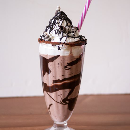 Cinnamon Chocolate Milkshake - Recipe photo by VeenaAzmanov