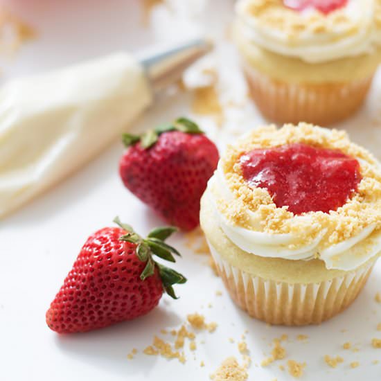 Strawberry Pie Cupcakes - Recipe photo by livelymess