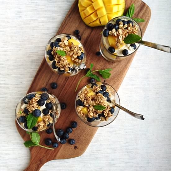 Mango and blueberry cranachan - Recipe photo by hollycooks