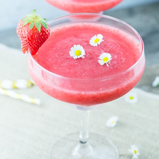 Prosecco Strawberry Slushie - Recipe photo by Inside the rustic kitchen