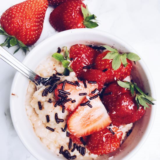Creamy Strawberry Oatmeal - Recipe photo by AlwaysHungryVegan