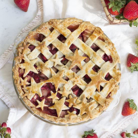 Strawberry Rhubarb Pie - Recipe photo by freutcake