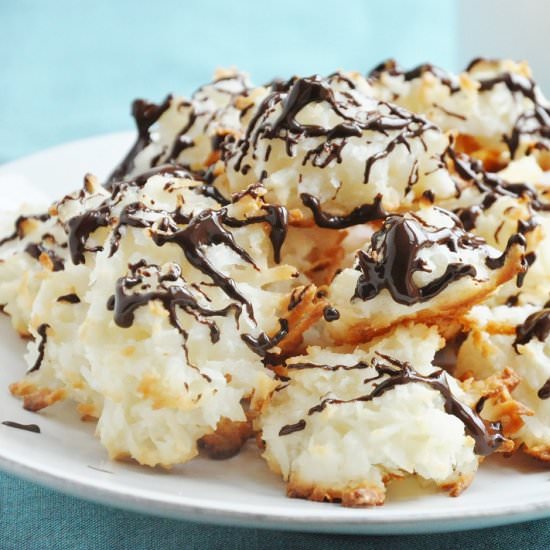 Coconut Macaroons - Recipe photo by honeywhatscooking