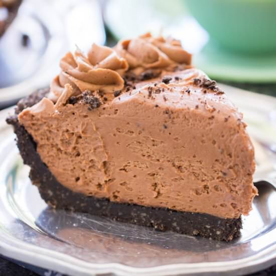 No Bake Nutella Cheesecake - Recipe photo by thegoldlininggirl