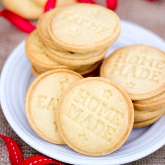 Beautiful Butter Biscuits - Recipe photo by KitchenMason