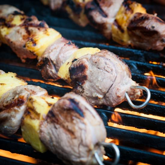 Pork tenderloin and pineapple kabob - Recipe photo by photosandfood