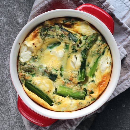 Baked Omelette with Asparagus - Recipe photo by buszujacawkuchni