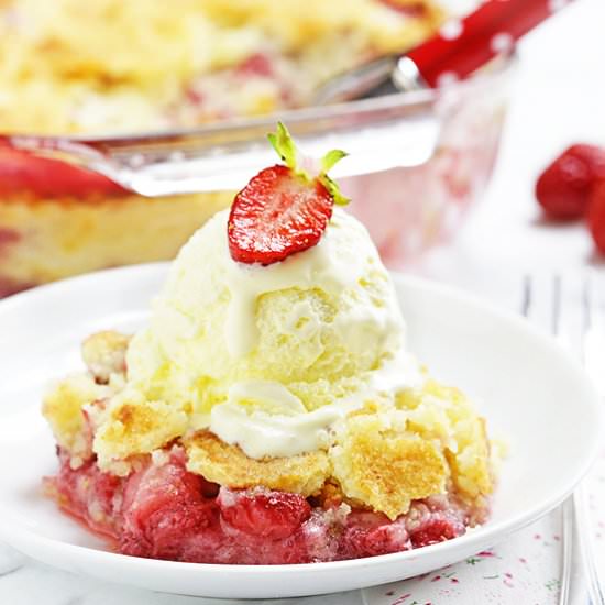Strawberry Dump Cake - Recipe photo by Kitchen Nostalgia