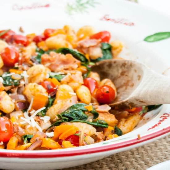 Tomato and Bacon Gnocchi Skillet - Recipe photo by Foodwhine