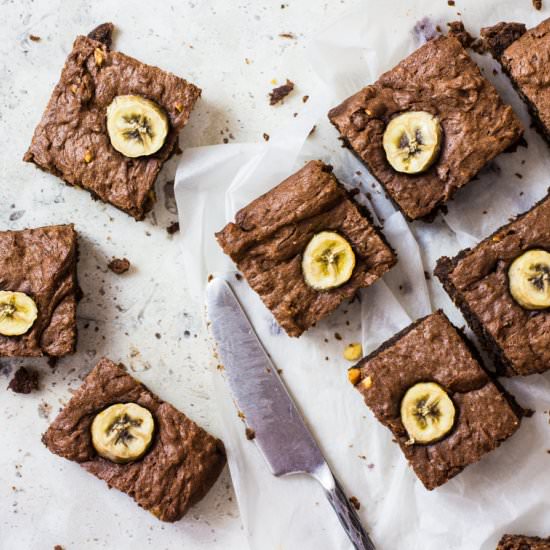 Vegan Banana Peanut Butter Brownies - Recipe photo by thebellephant