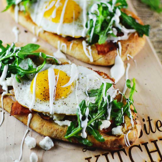 Egg & Arugula Flatbread - Recipe photo by lexibites