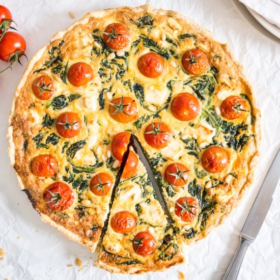 Spinach Tomato Quiche - Recipe photo by platedcravings