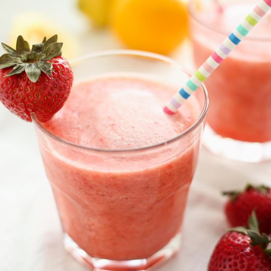 Sparkling Strawberry Lemonade - Recipe photo by 3ScoopsofSugar