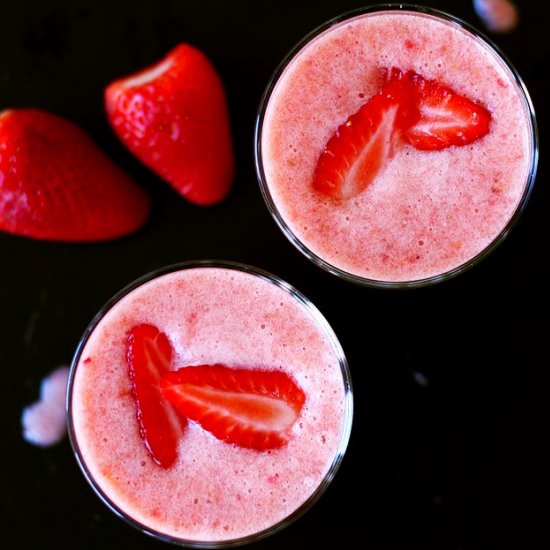 Strawberry Banana Smoothie - Recipe photo by lilVienna.com
