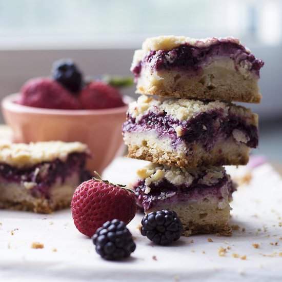 Wildberry Cheesecake Crumb Bars - Recipe photo by livelymess