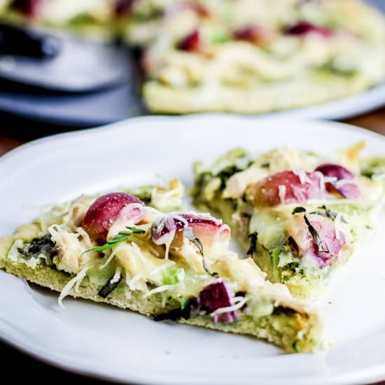 Chicken Pesto Pizza with Red Grapes - Recipe photo by fithappyfree