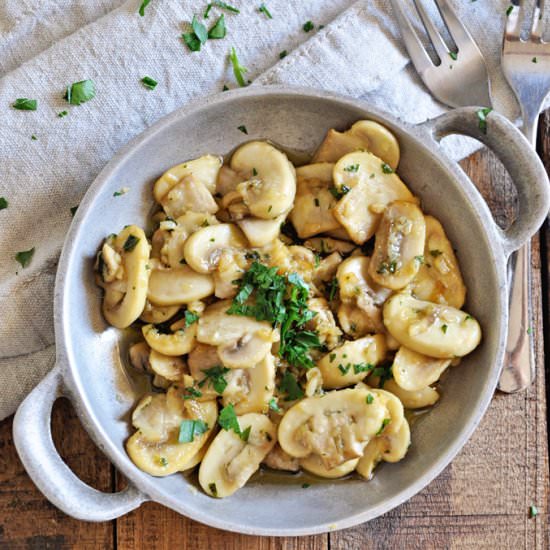 Garlic Sauteed Mushrooms - Recipe photo by lettuceeatveggies