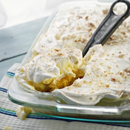 Banana Pudding Poke Cake - Recipe photo by loavesanddishes