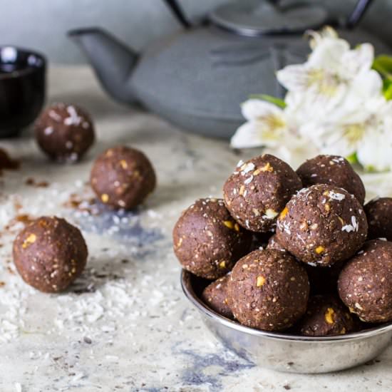 Chocolate Peanut Butter Energy Ball - Recipe photo by thebellephant