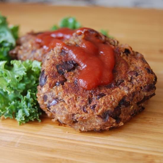 Vegan Black Bean Barbecue Burgers - Recipe photo by beeteater