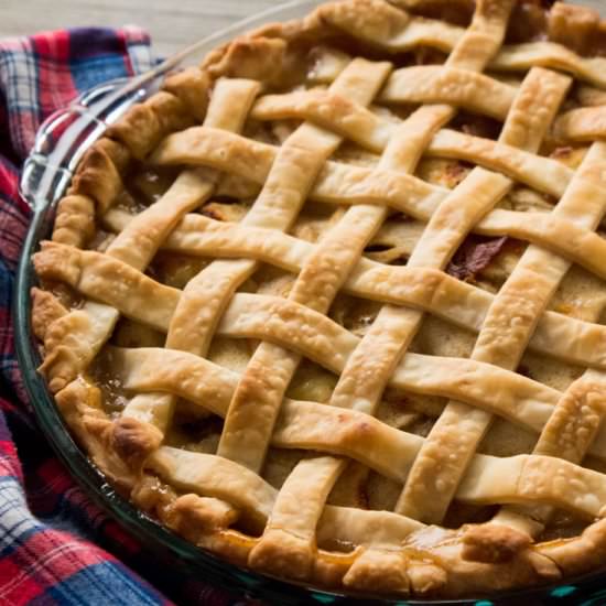 Bacon & White Cheddar Apple Pie - Recipe photo by thefoodieeats