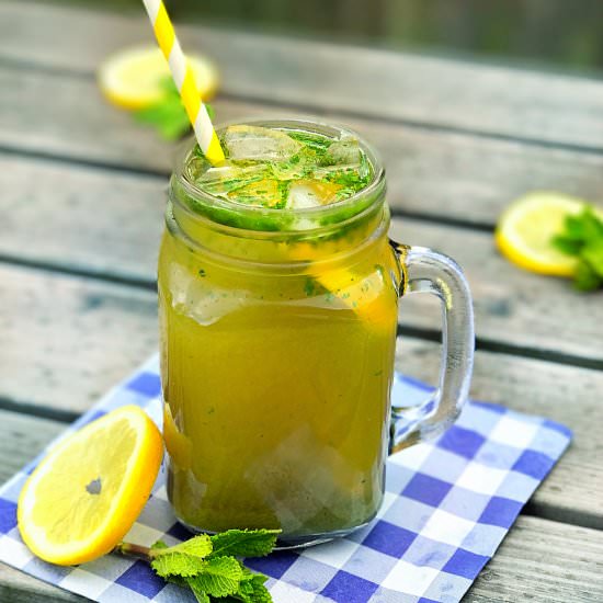 Iced Green Tea with Lemon - Recipe photo by tanusrecipes
