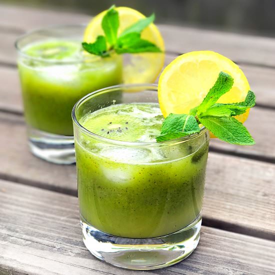 Kiwi & Mint Lemonade - Recipe photo by tanusrecipes