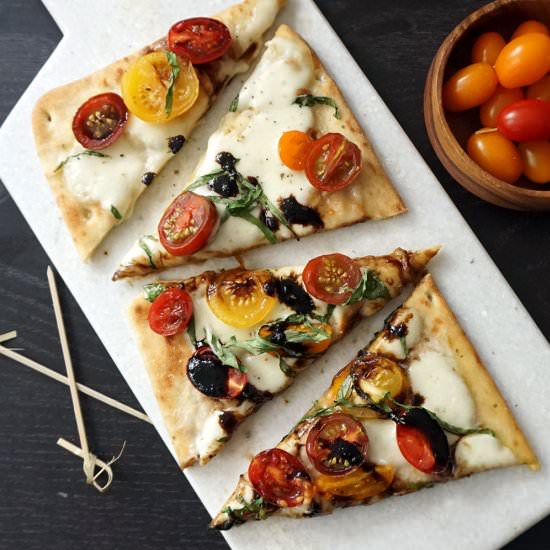 Caprese flatbread - Recipe photo by bijouxandbits