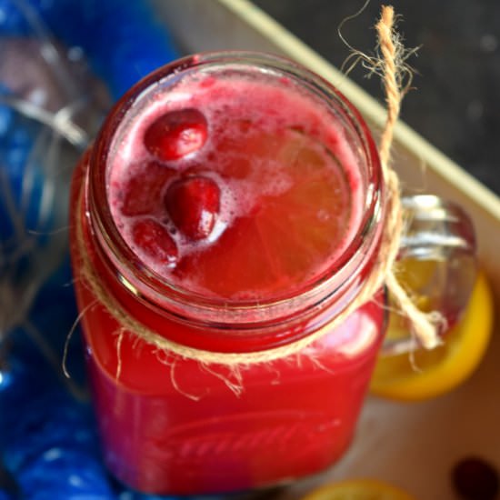 Cranberry Pomegranate Drink - Recipe photo by Cookilicious