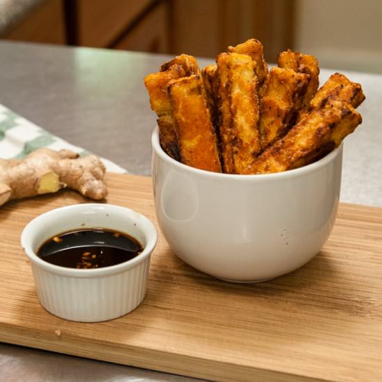 Crispy Sriracha Tofu Fingers - Recipe photo by vegan video pantry