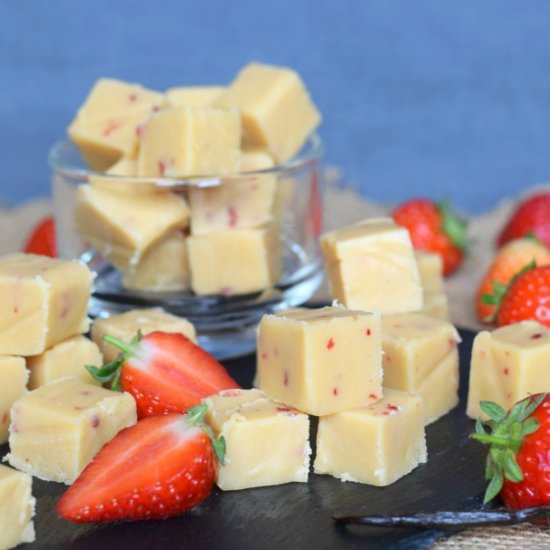 Strawberry & Vanilla Homemade Fudge - Recipe photo by OnlyCrumbsRemain