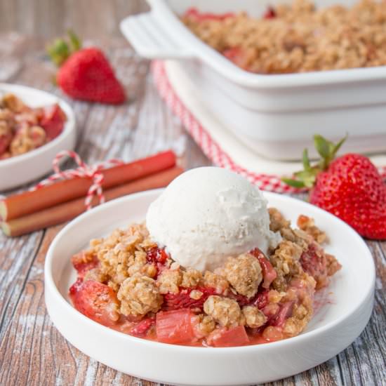 Strawberry Rhubarb Crisp - Recipe photo by littlesweetbaker