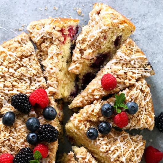 Berry Buttermilk Crumb Cake - Recipe photo by tuttidolci
