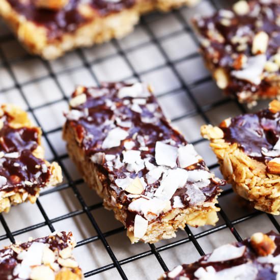 NO BAKE CHEWY CHOCOLATE GRANOLA BAR - Recipe photo by ONEarmedMAMA