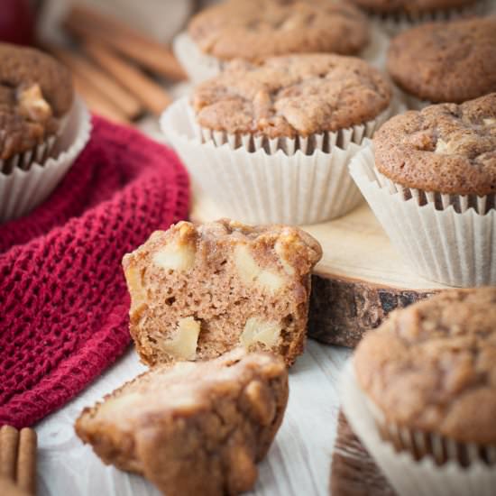 Mom’s simple apple muffins - Recipe photo by photosandfood