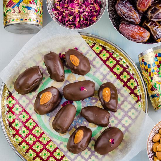 3 Ingredient Chocolate Dates - Recipe photo by Herbivore Cucina