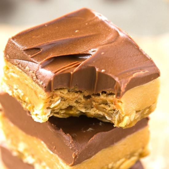 Peanut Butter Cup Breakfast Bars - Recipe photo by thebigmansworld