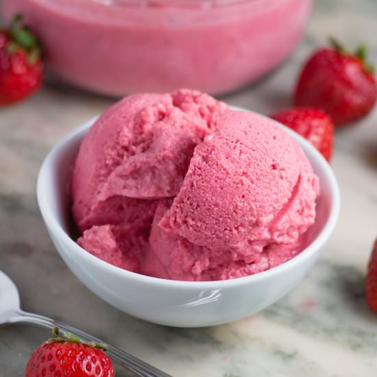 Homemade Strawberry Frozen Yogurt - Recipe photo by dessertsbyjuliette