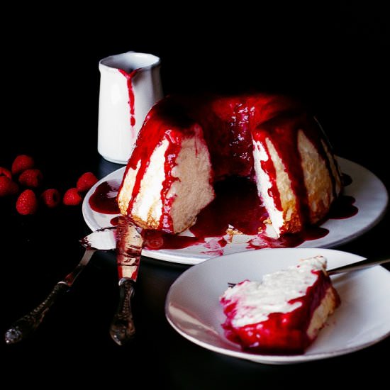 Molotov Pudding & Berry Sauce - Recipe photo by Kikalicious